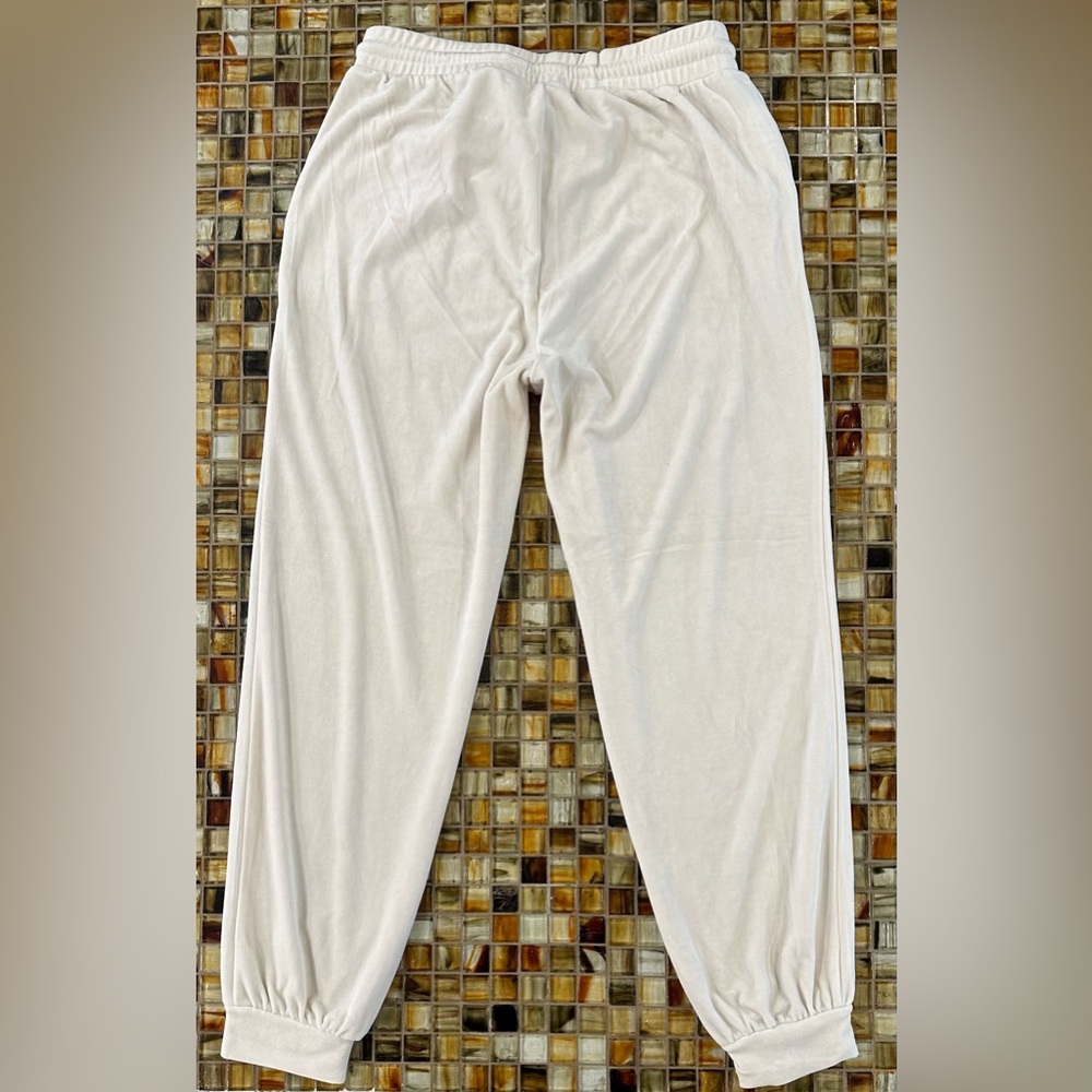 NWT Lou & Grey Joggers~Medium~’Fluffy Marshmallow’~Ivory/Lt Cream Color~$68 - Picture 8 of 10